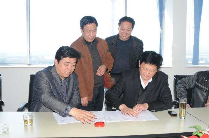 2012年3月31日，洛陽市國資委與魏振幫、李佑生、?？≥x、李愛科、張斌等5人組成的職工聯(lián)合購買體簽訂《產(chǎn)權轉讓協(xié)議》。